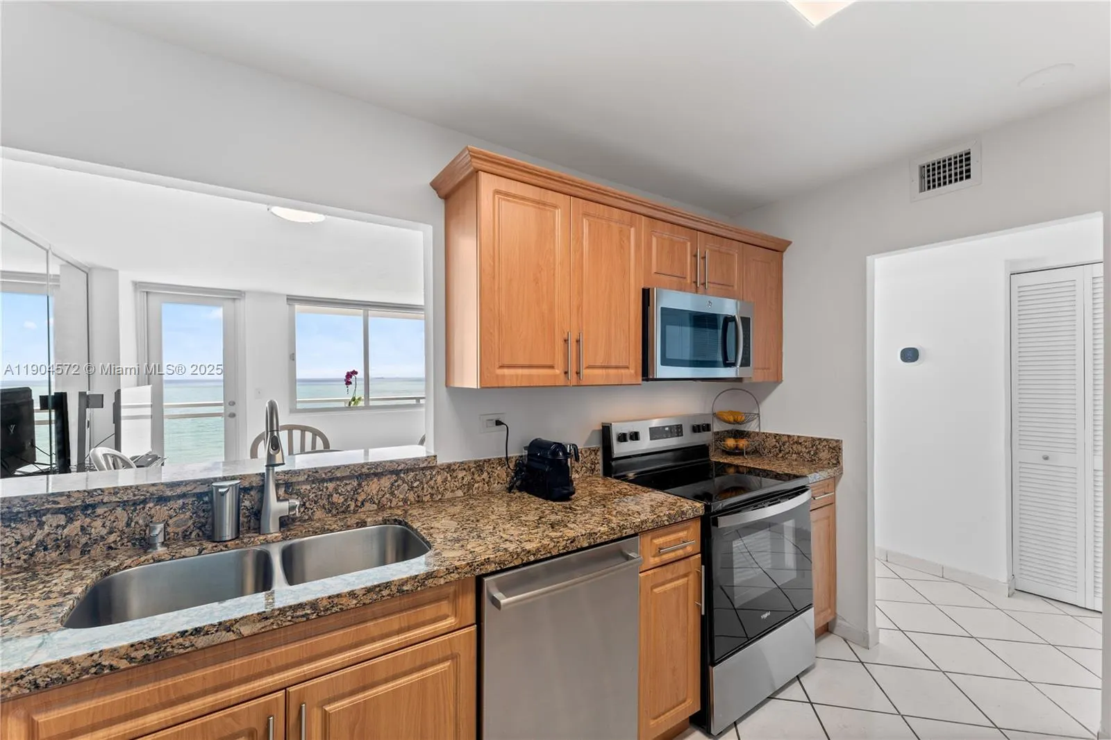 7135 Collins Ave, #1704