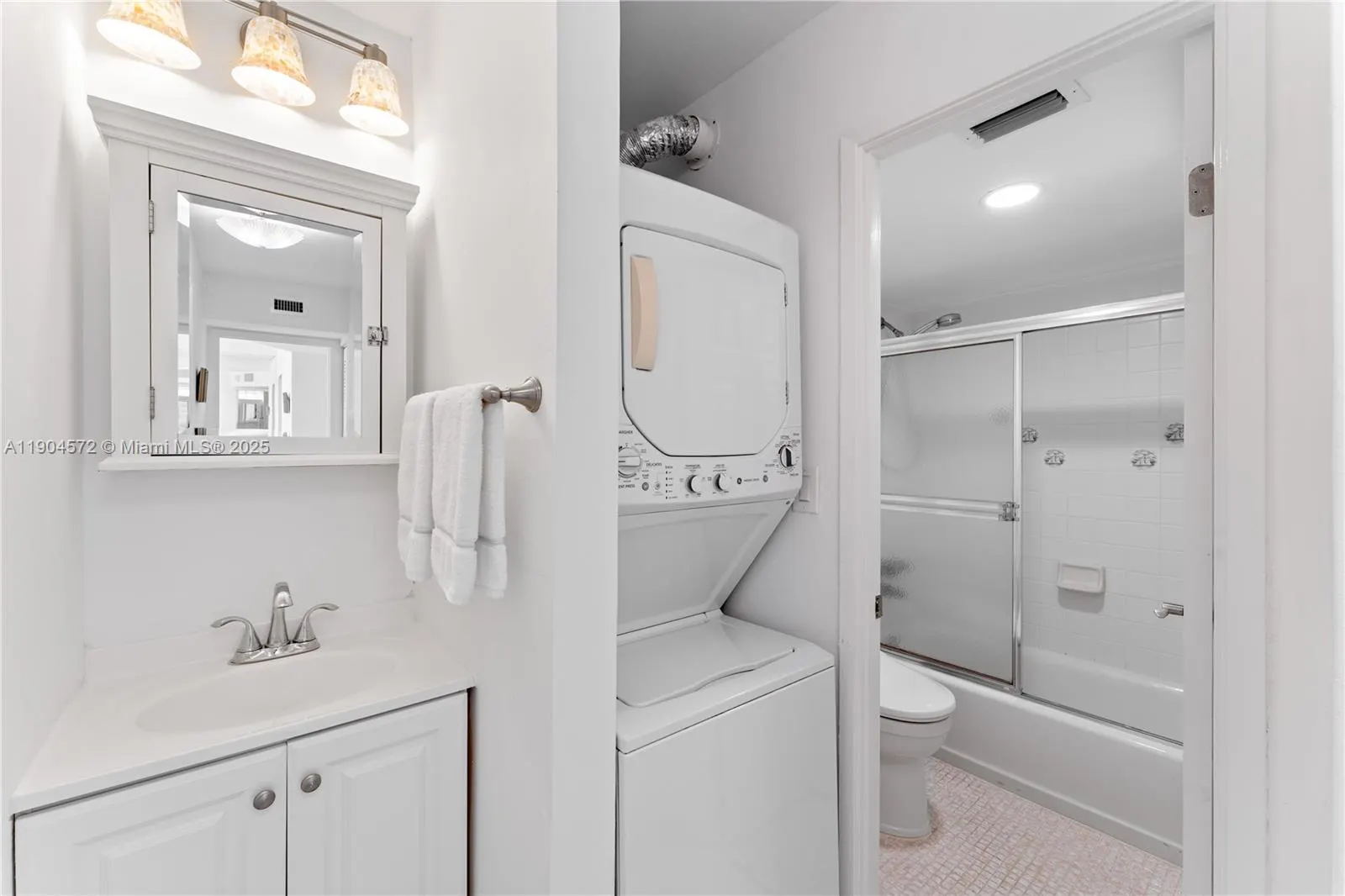 7135 Collins Ave, #1704