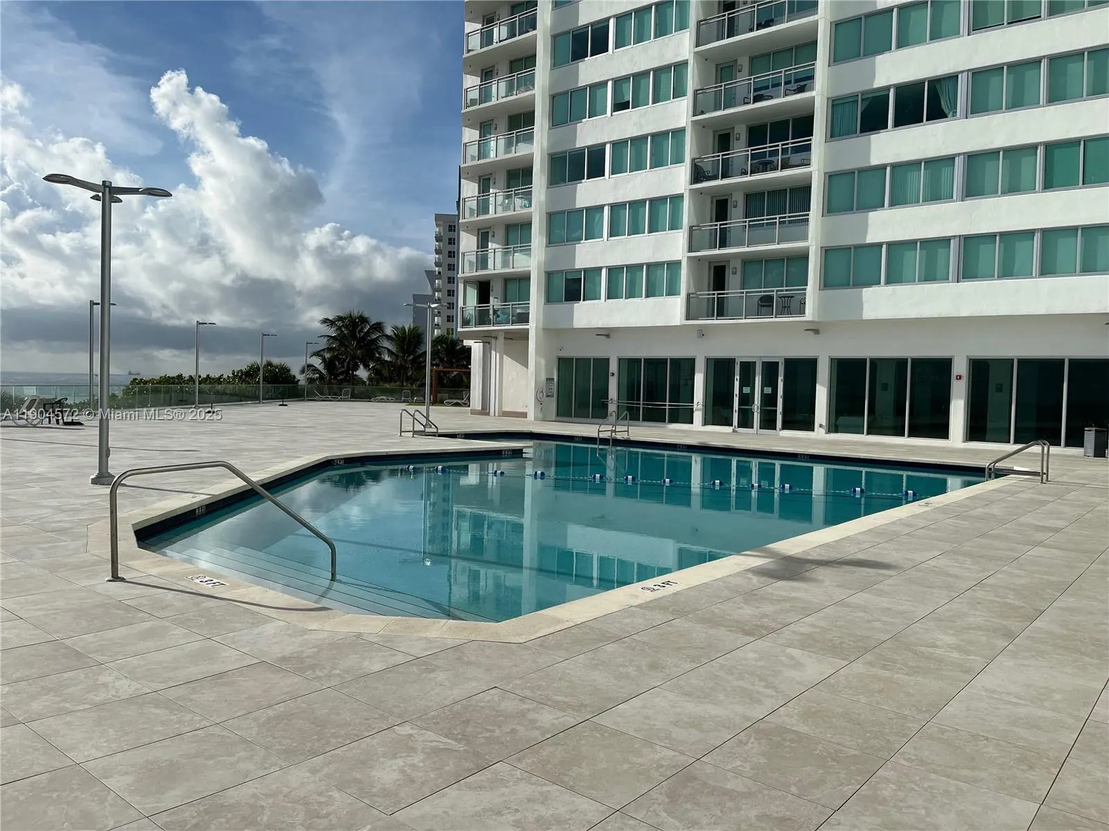 7135 Collins Ave, #1704