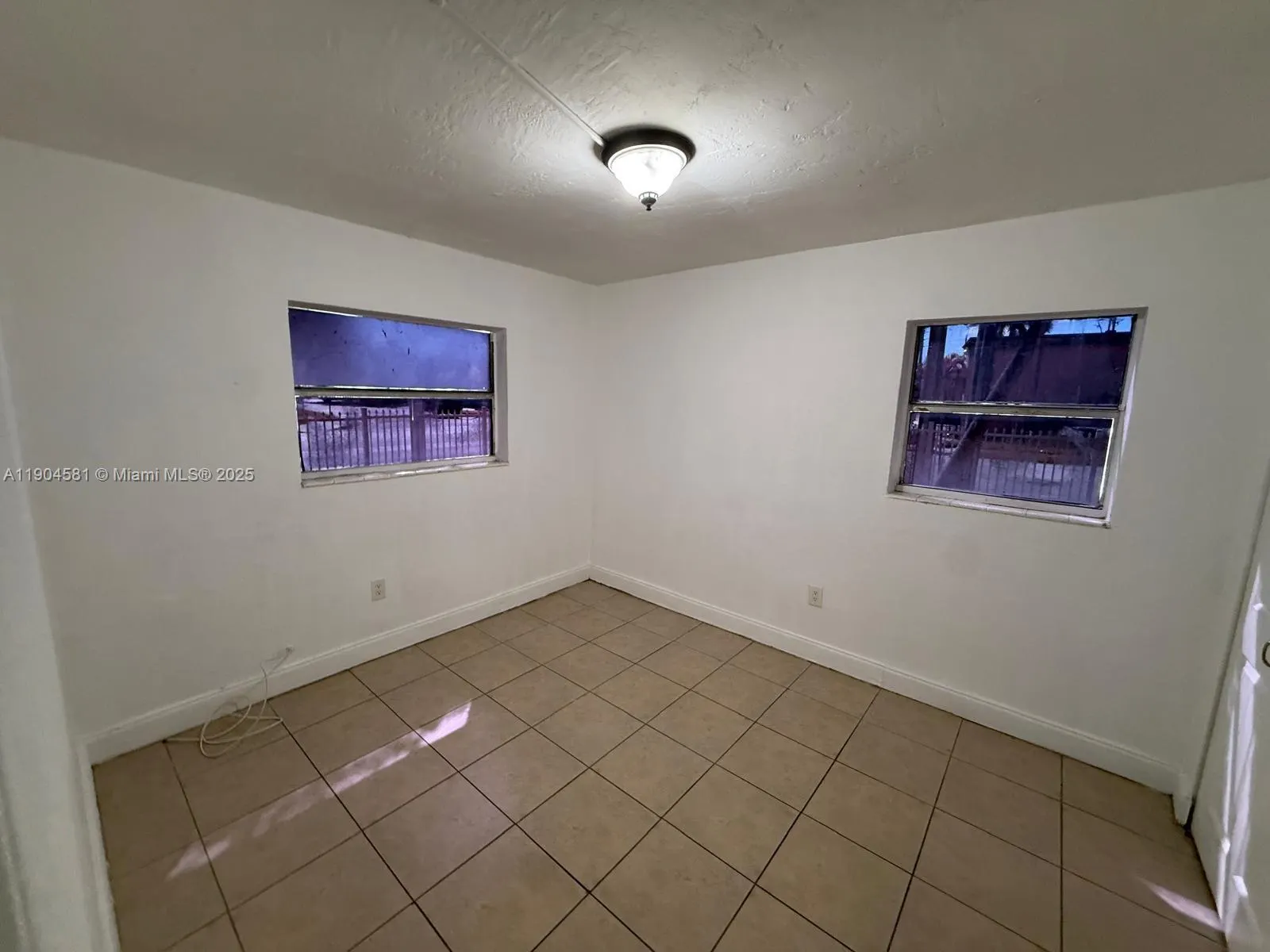 1245 W 24th St, #122