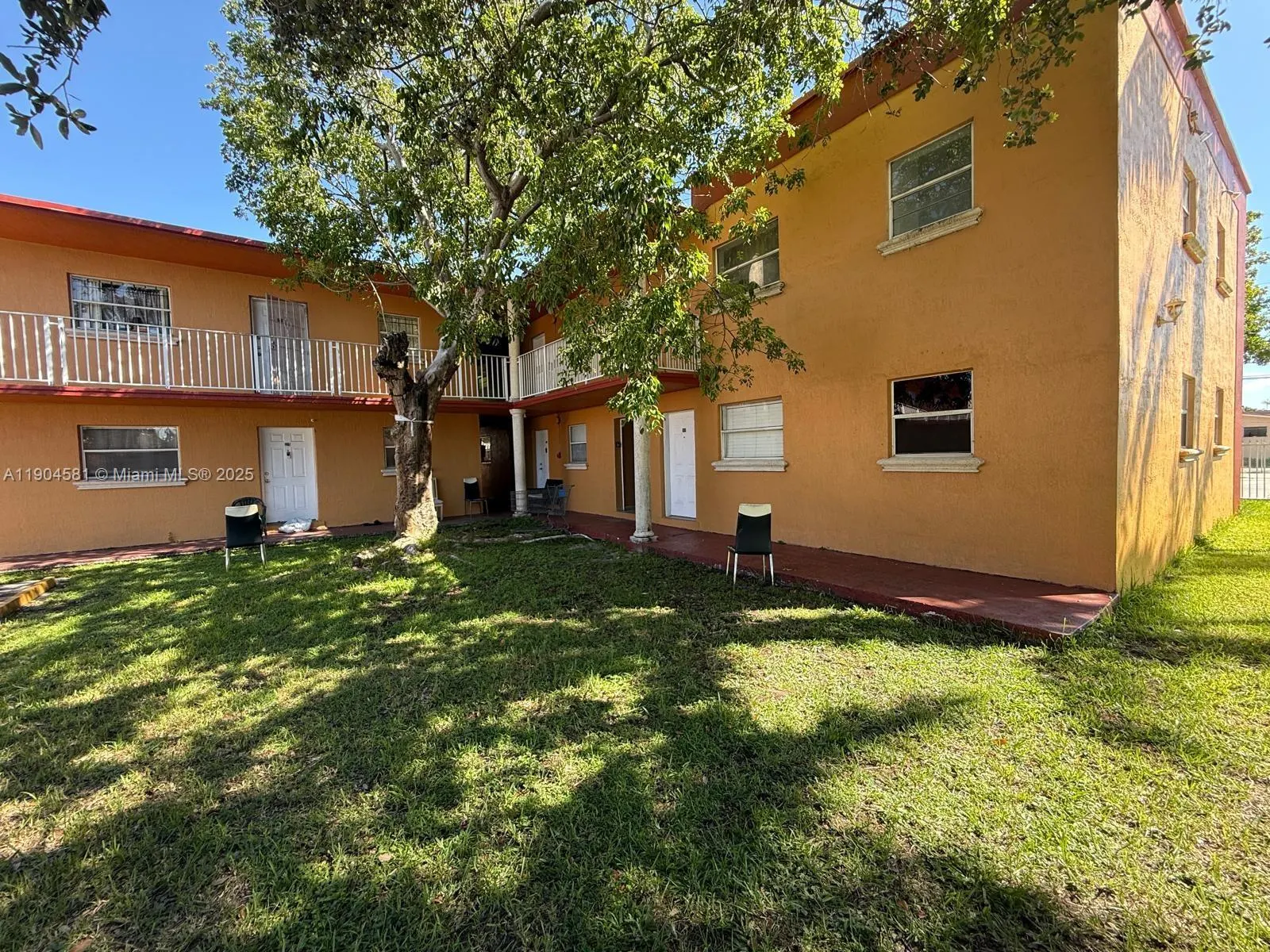 1245 W 24th St, #122