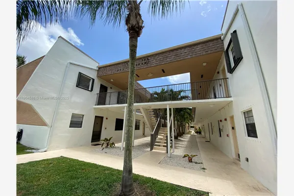 8261 SW 128th St, #211