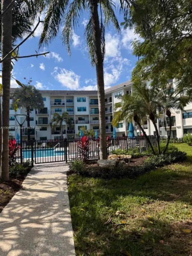 900 River Reach Dr, #502