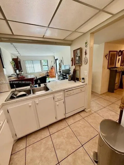 900 River Reach Dr, #502