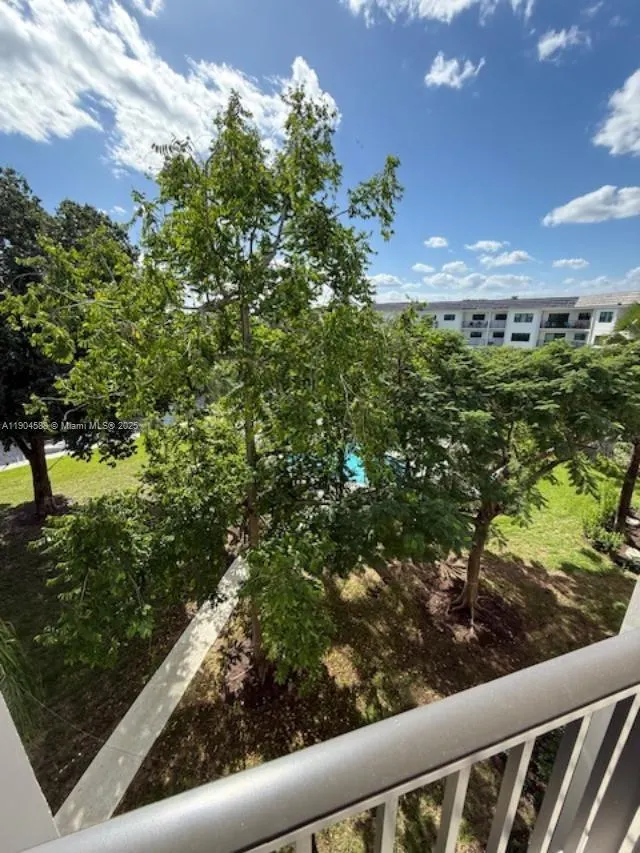 900 River Reach Dr, #502