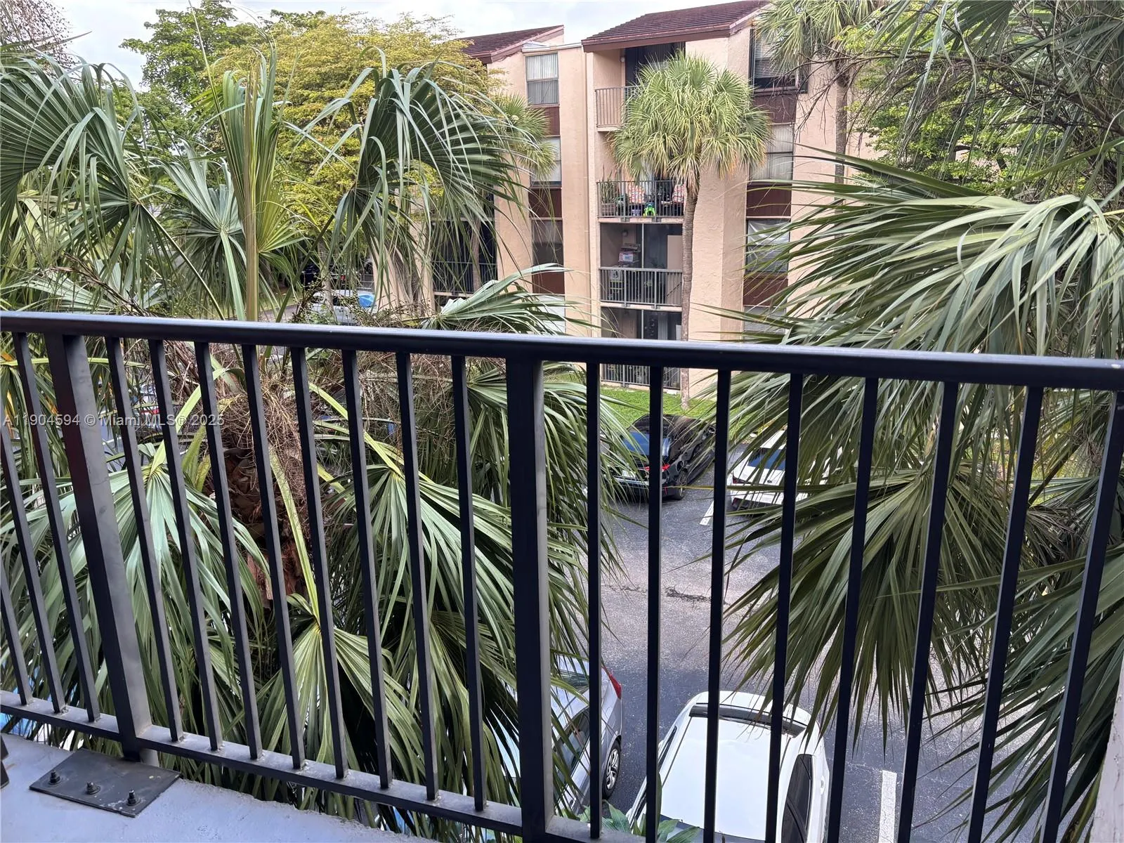 14525 N Kendall Dr, #307J