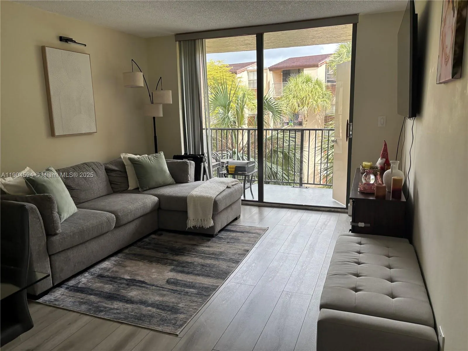 14525 N Kendall Dr, #307J