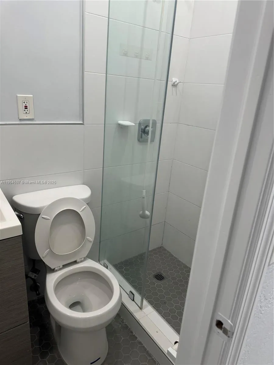 1101 NW 32nd Pl, #middle