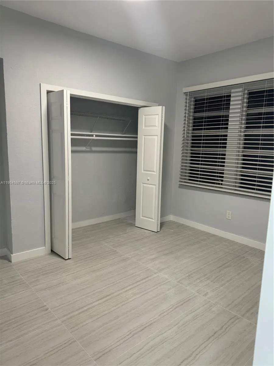 1101 NW 32nd Pl, #middle