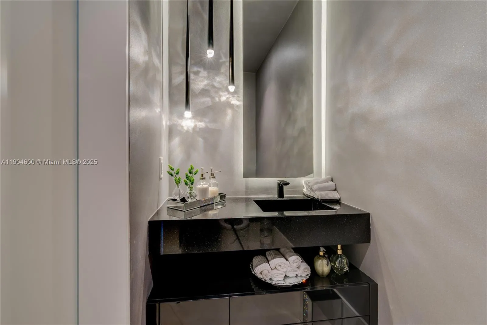 18555 Collins Ave, #2403