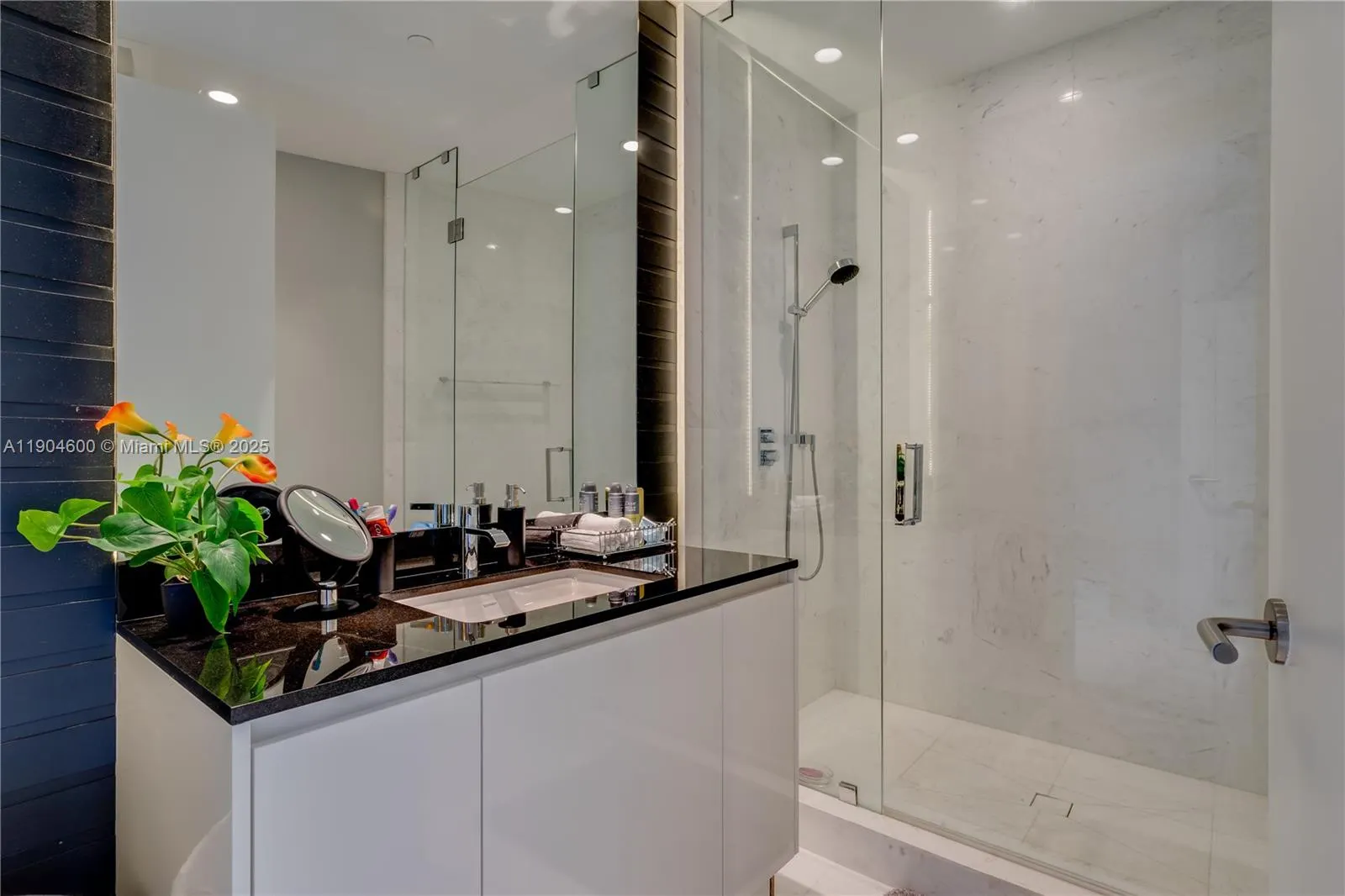 18555 Collins Ave, #2403