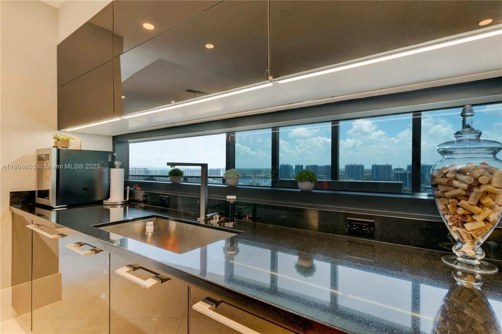 18555 Collins Ave, #2403