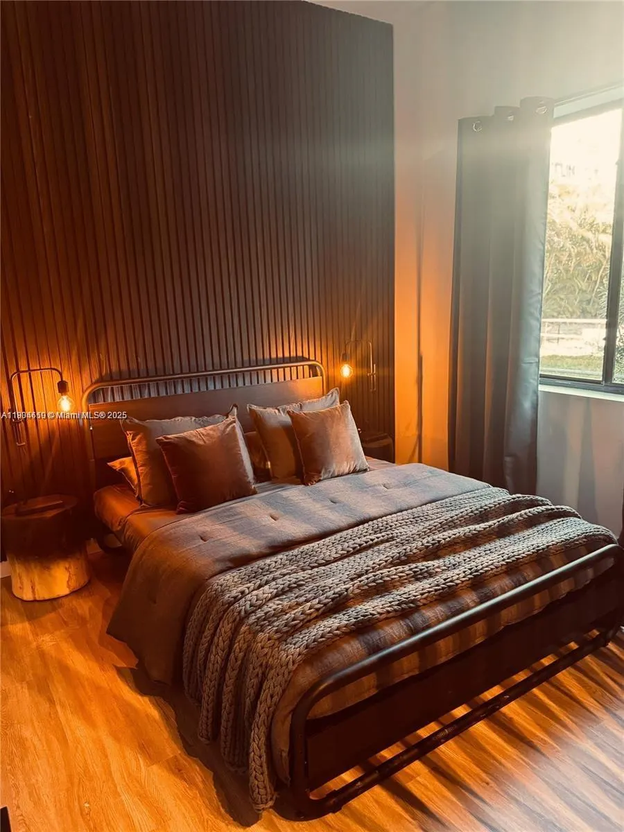 3422 NW 5th Ave, #407