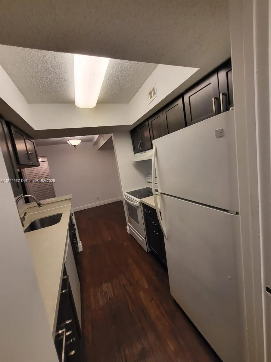 5654 Rock Island Rd, #222