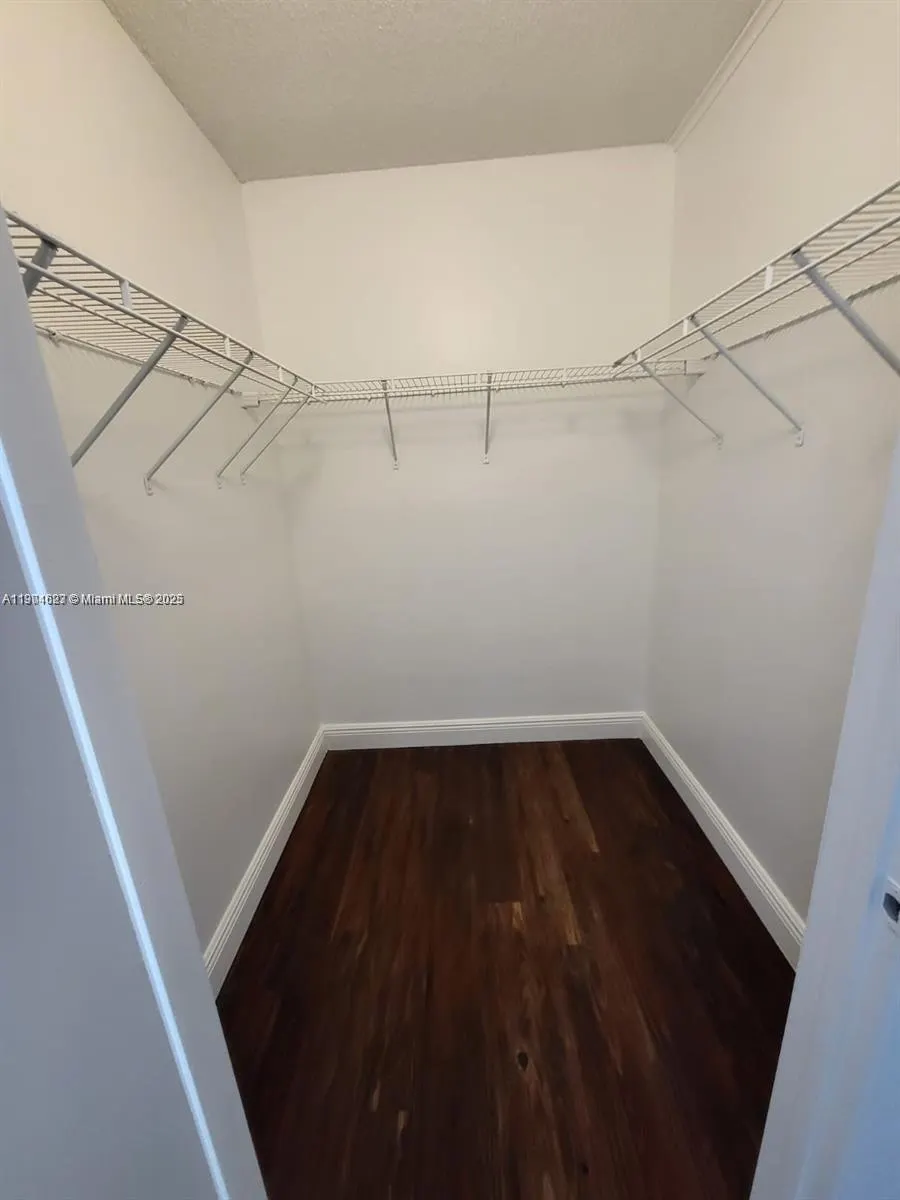 5654 Rock Island Rd, #222