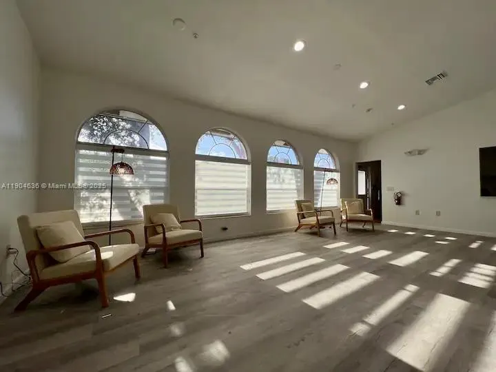 1020 N Riverside Dr, #14