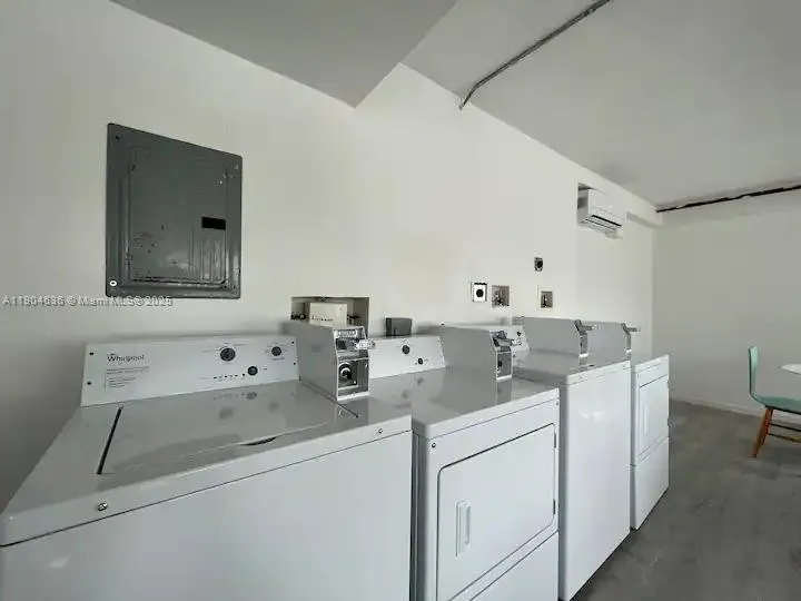 1020 N Riverside Dr, #14