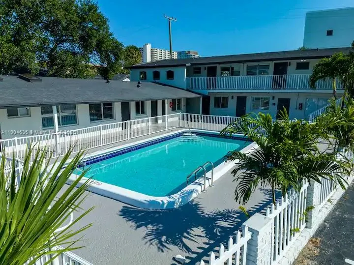 1020 N Riverside Dr, #14