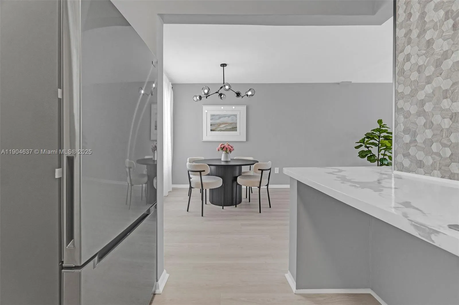 1150 Euclid Ave, #305