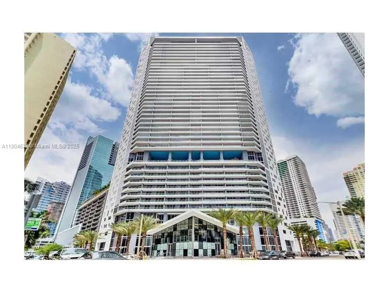 1300 Brickell Bay Dr, #2300