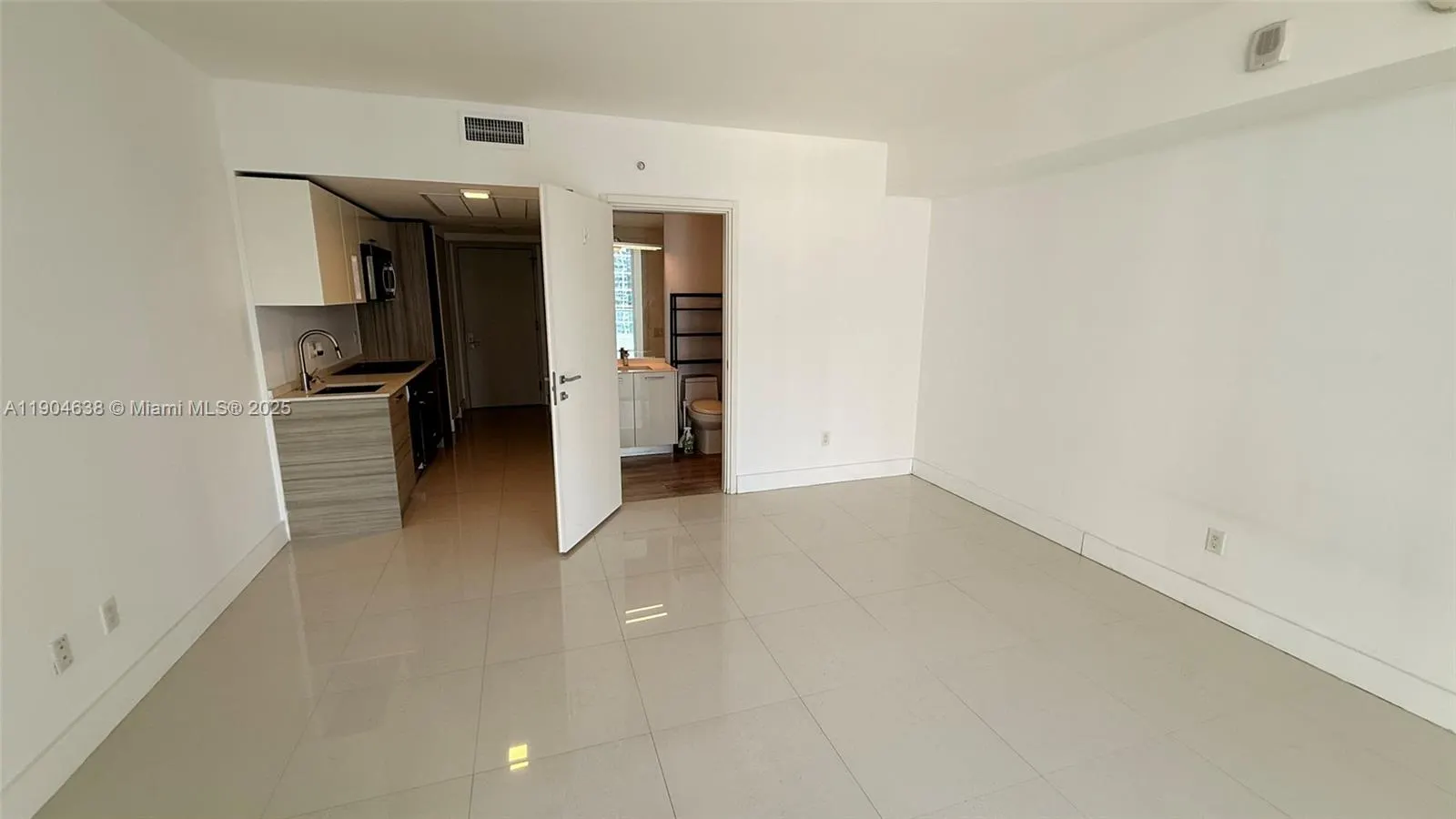 1300 Brickell Bay Dr, #2300