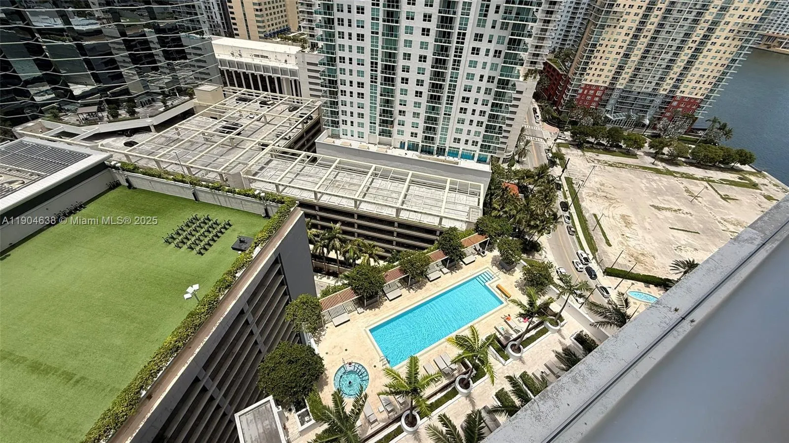 1300 Brickell Bay Dr, #2300