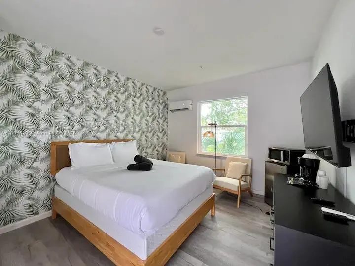 1020 N Riverside Dr, #11