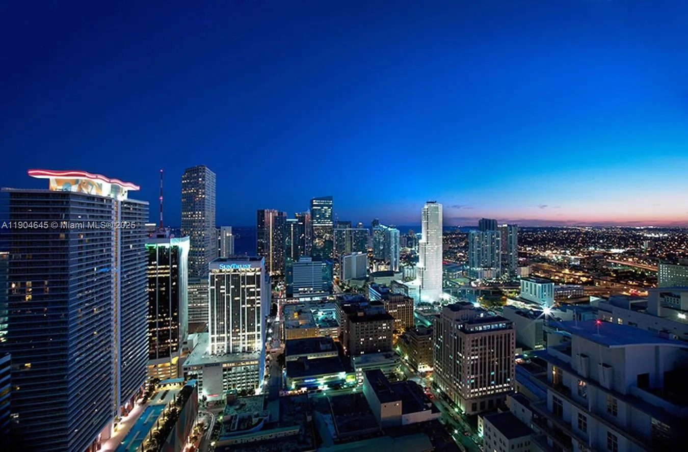 253 NE 2nd St, #3302