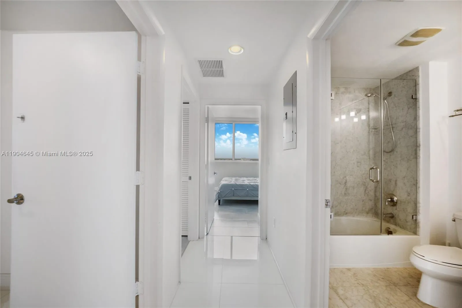 253 NE 2nd St, #3302