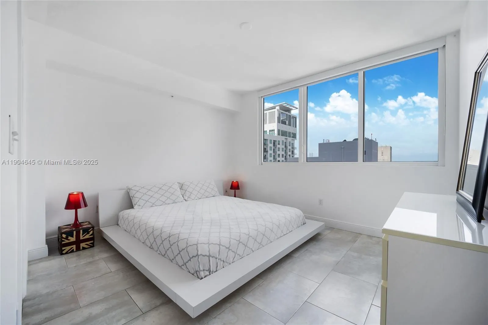 253 NE 2nd St, #3302