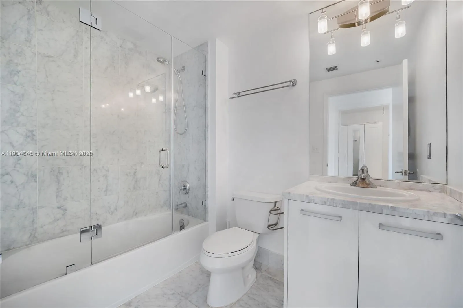 253 NE 2nd St, #3302