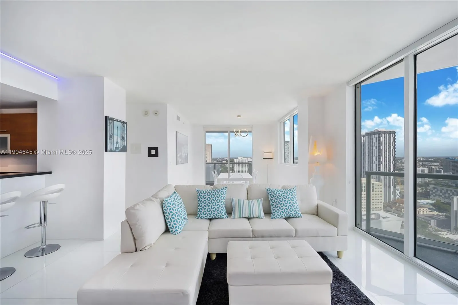 253 NE 2nd St, #3302