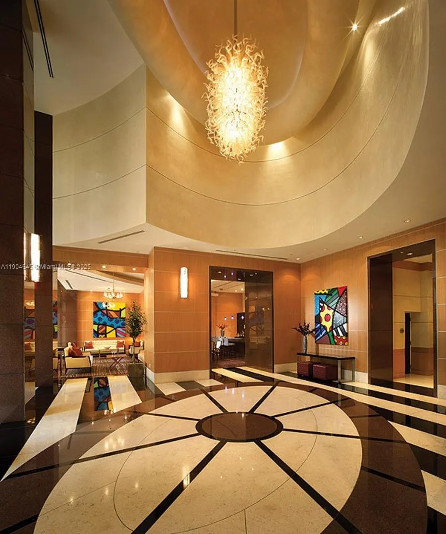 253 NE 2nd St, #3302