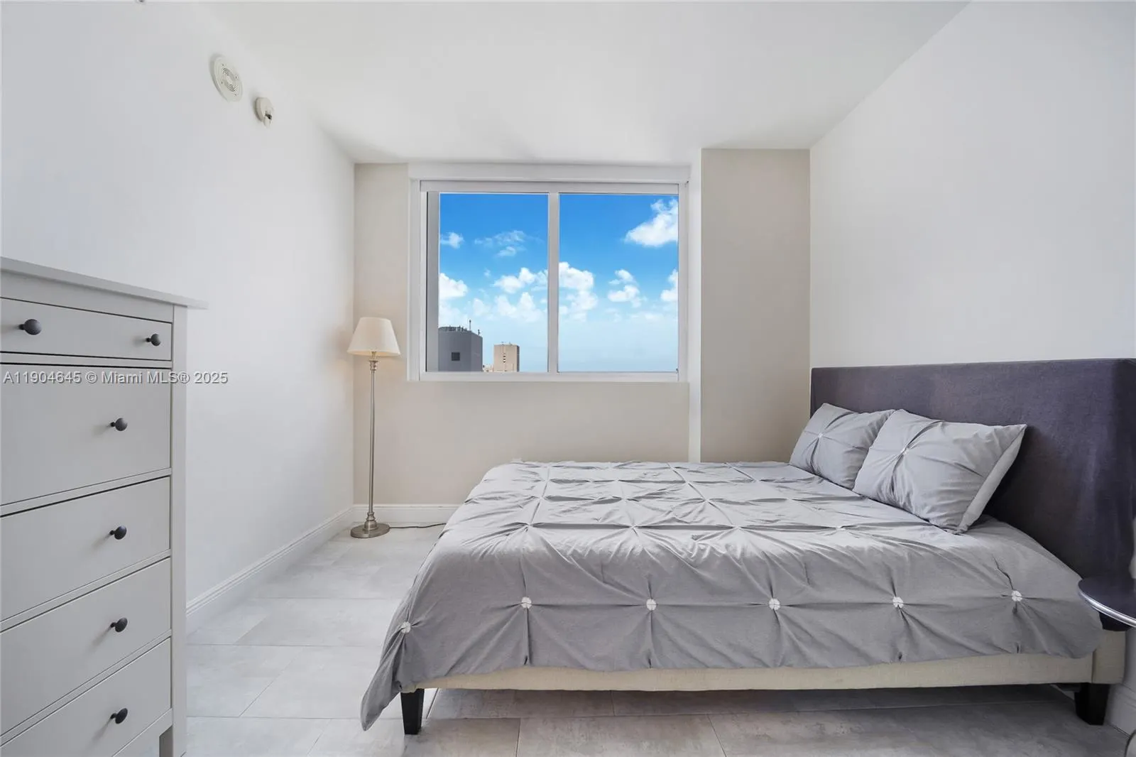 253 NE 2nd St, #3302