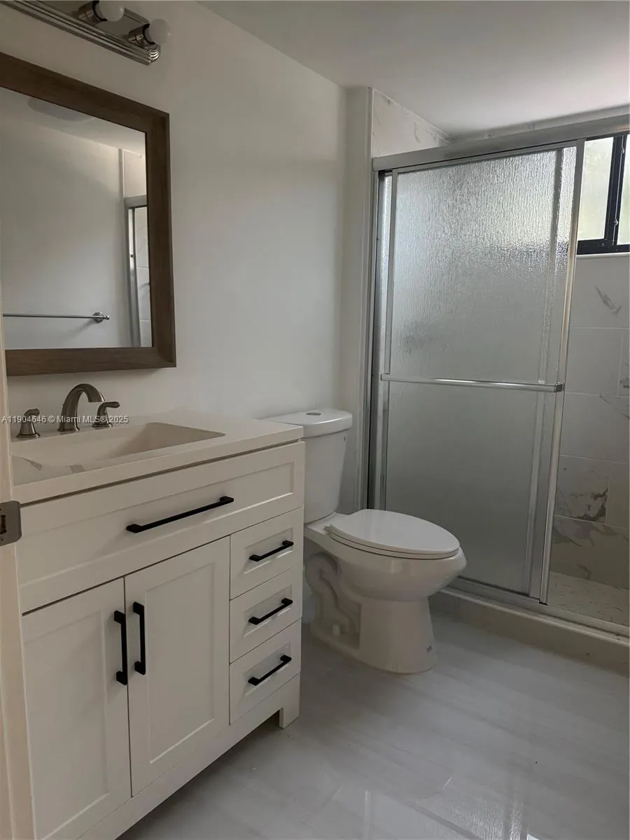 605 Ives Dairy Rd, #306-7