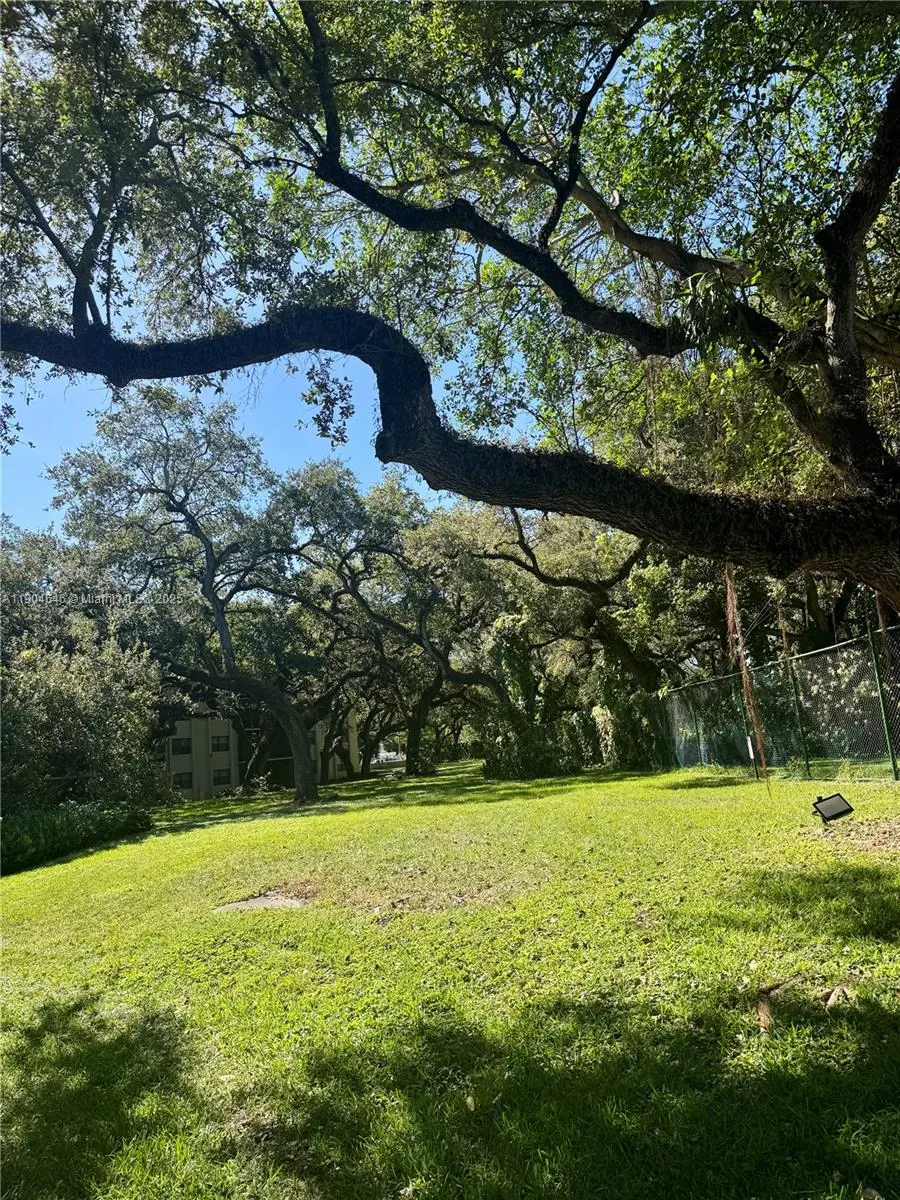 605 Ives Dairy Rd, #306-7