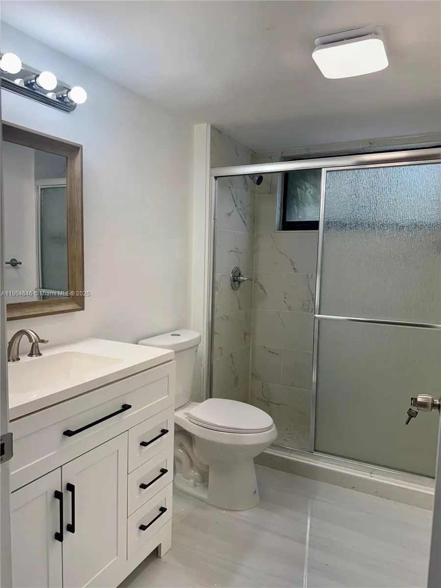 605 Ives Dairy Rd, #306-7