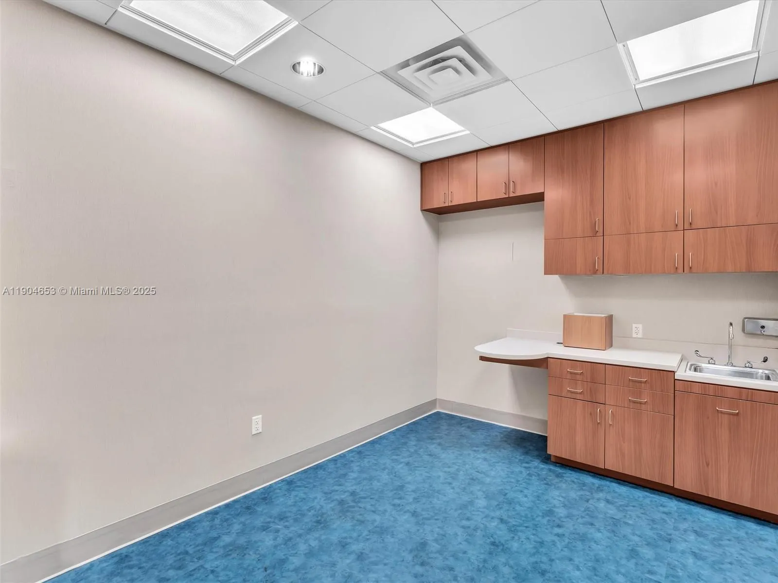 20900 NE 30th Ave, #207