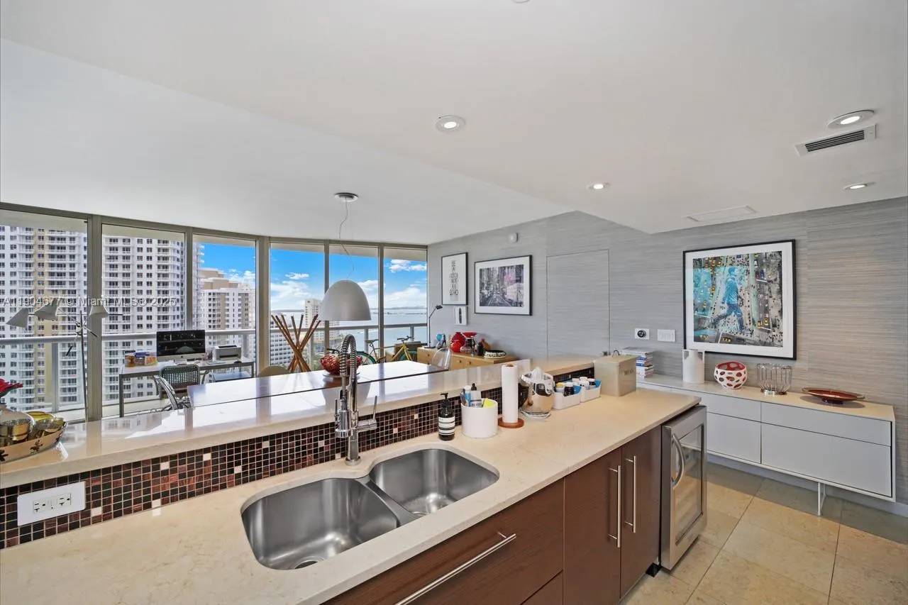 465 Brickell Ave, #2001