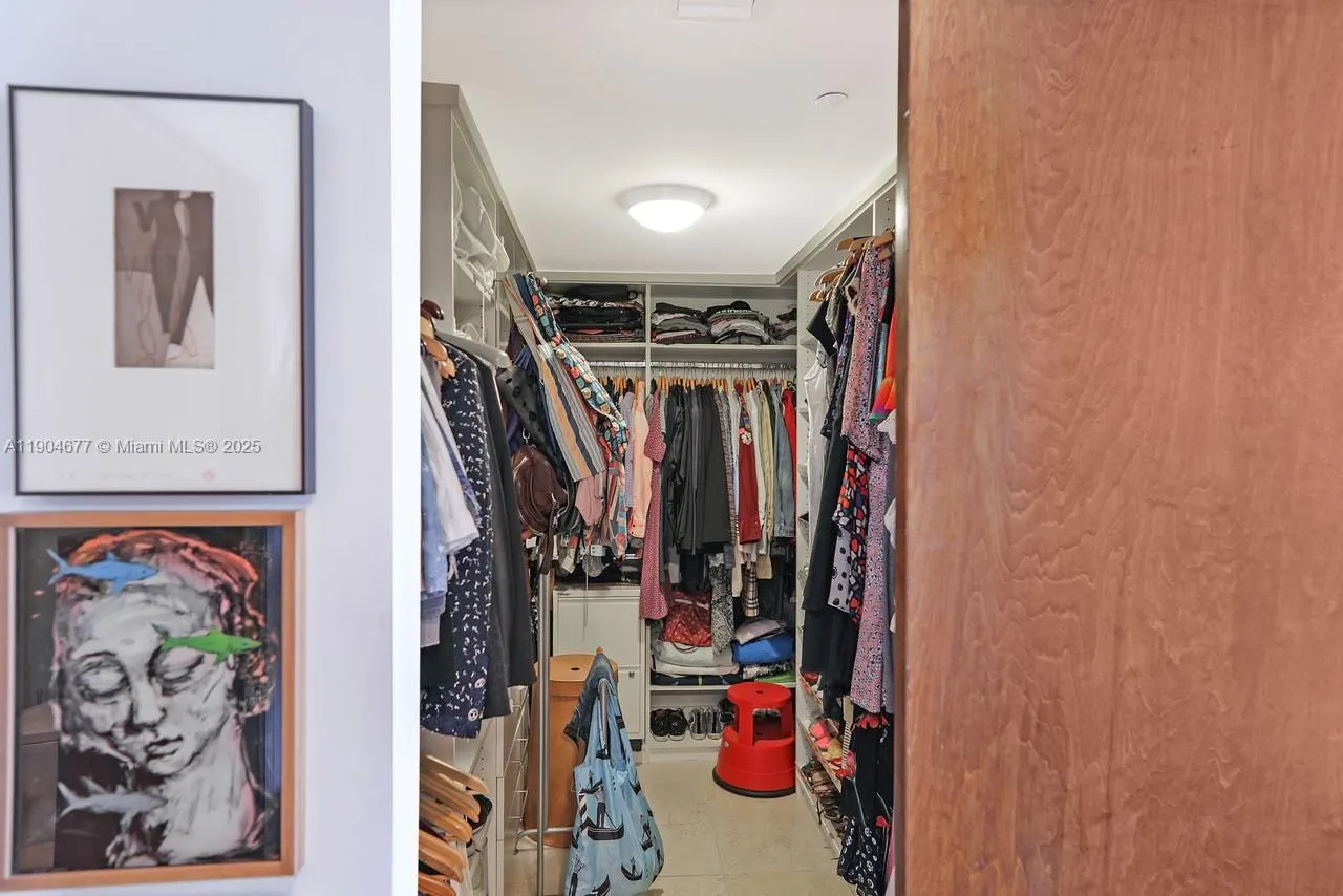 465 Brickell Ave, #2001