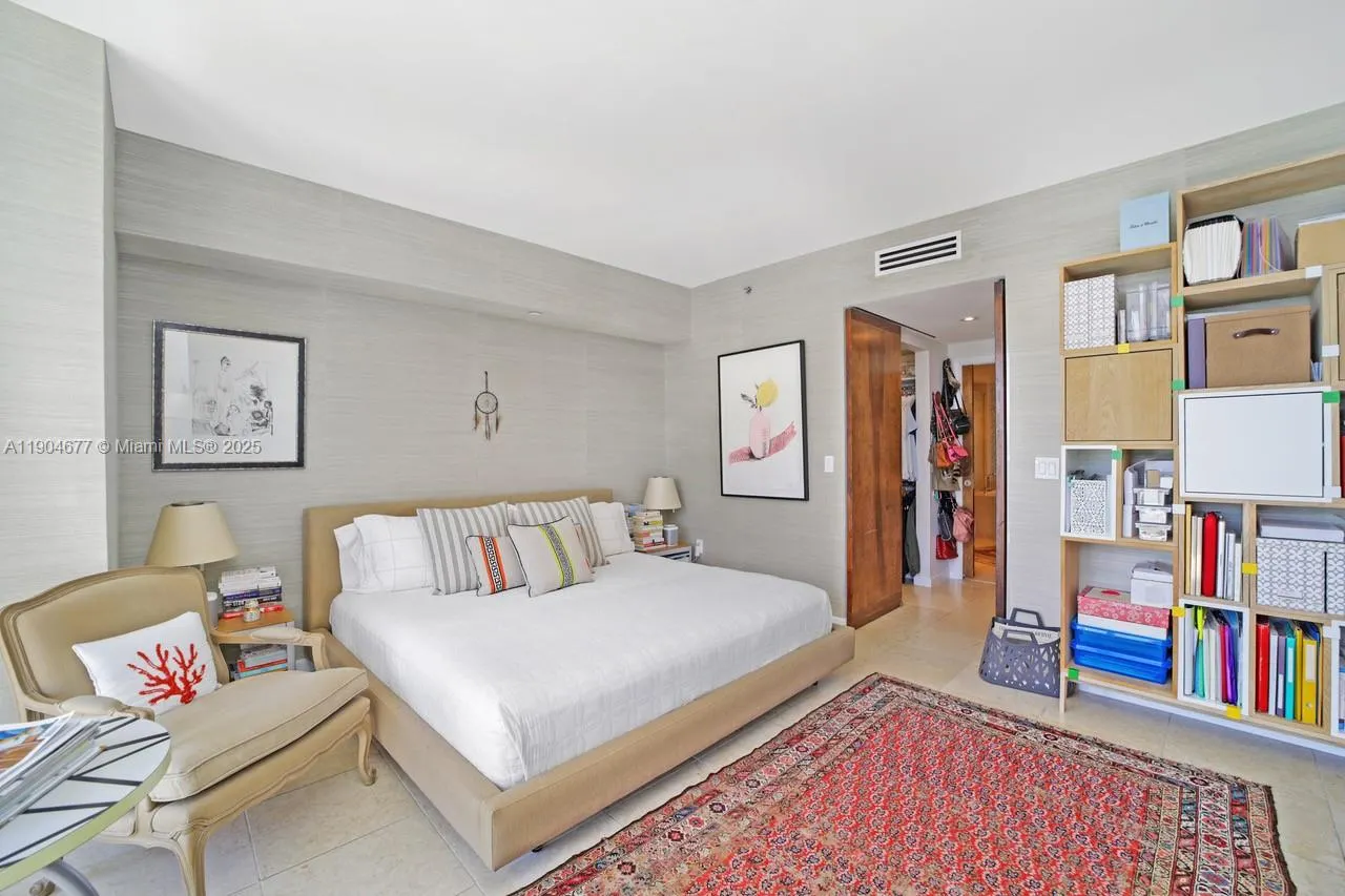 465 Brickell Ave, #2001