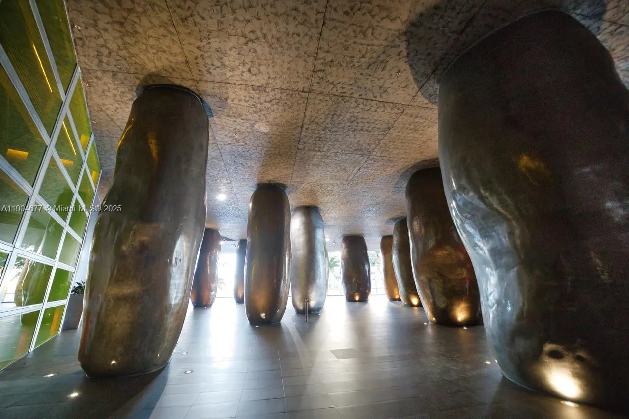 465 Brickell Ave, #2001