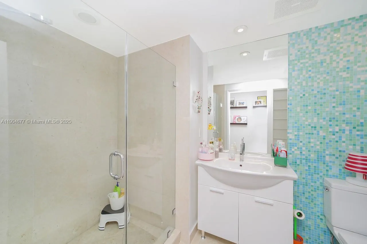 465 Brickell Ave, #2001