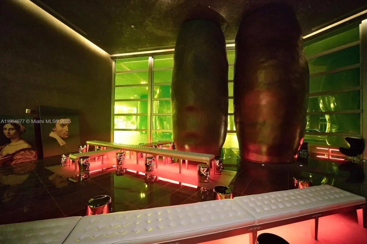 465 Brickell Ave, #2001