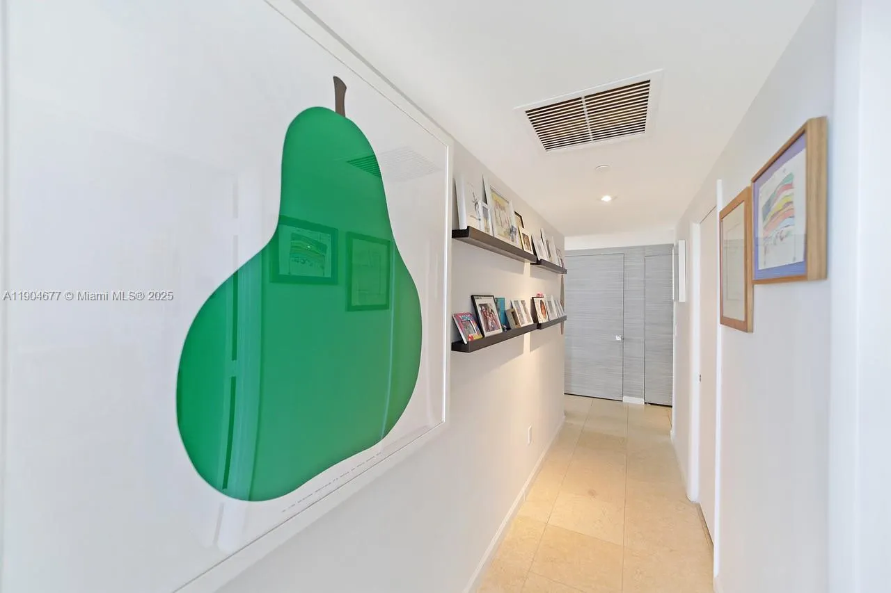 465 Brickell Ave, #2001