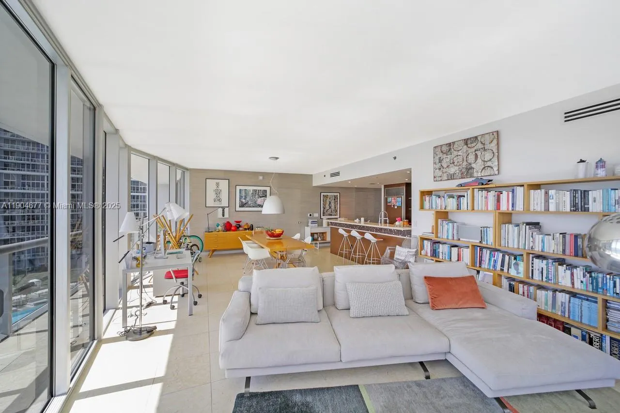 465 Brickell Ave, #2001