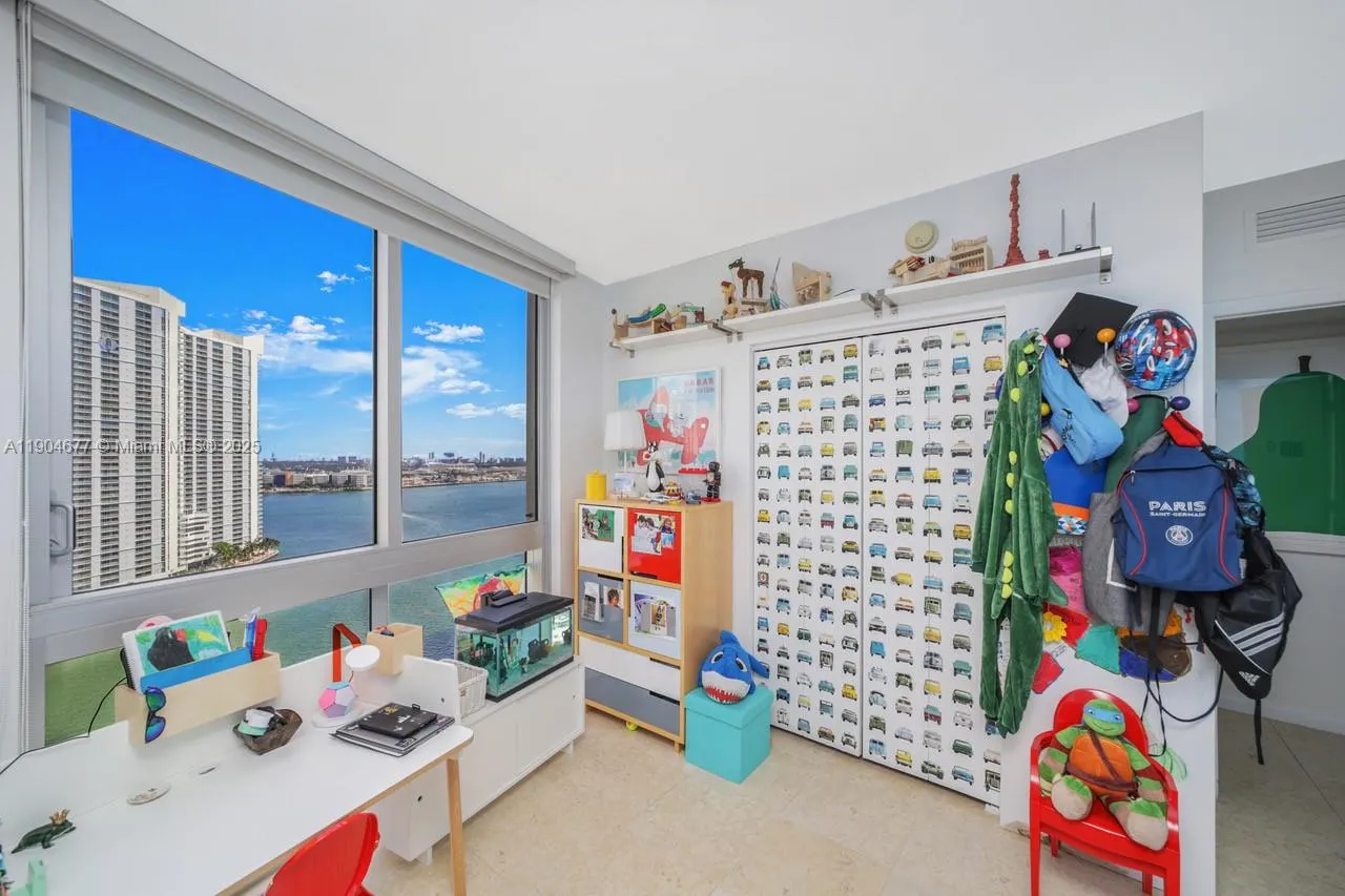 465 Brickell Ave, #2001