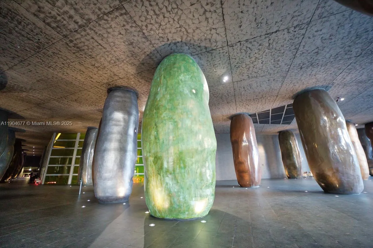 465 Brickell Ave, #2001