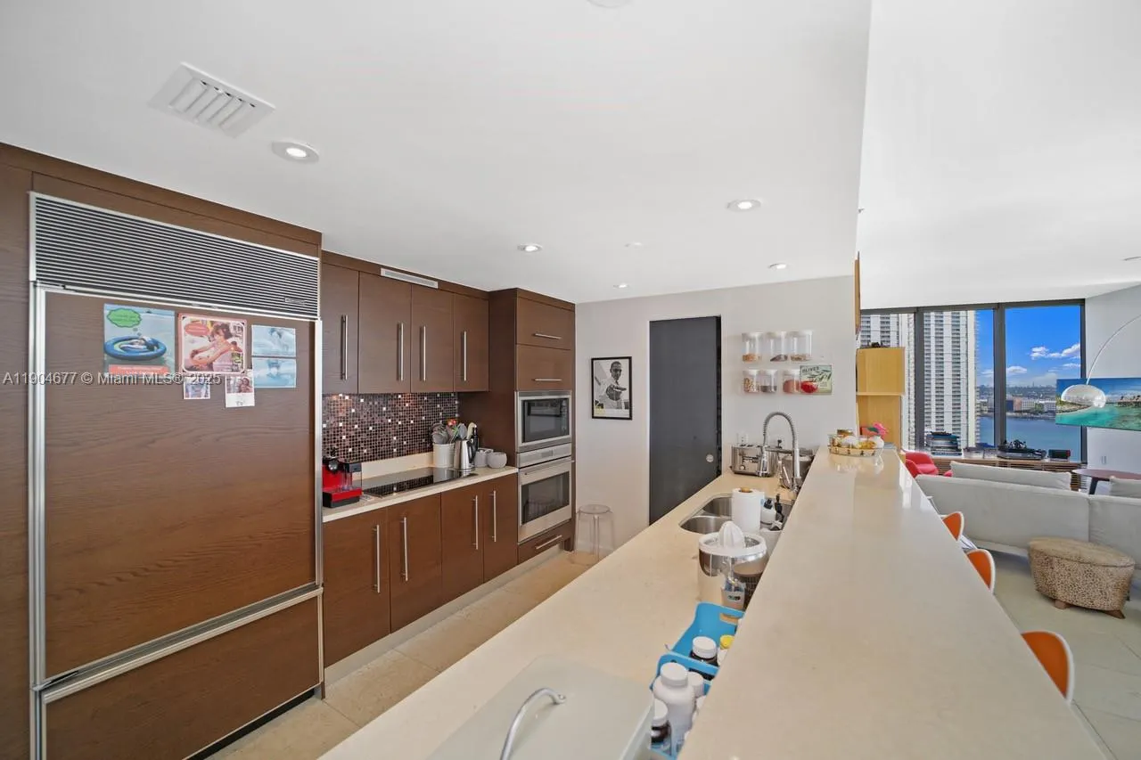 465 Brickell Ave, #2001