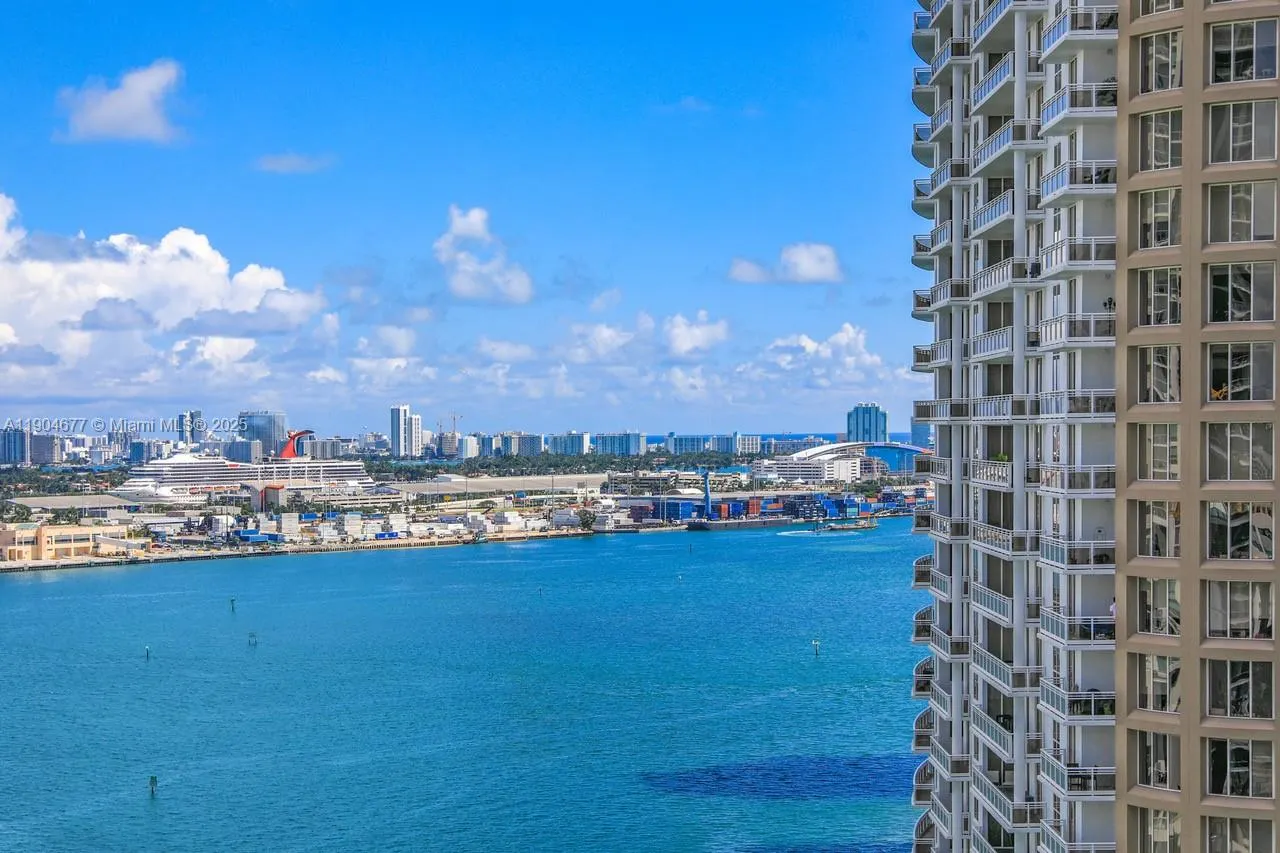 465 Brickell Ave, #2001